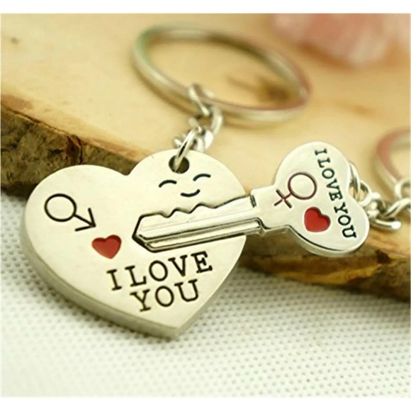 NWT. Silver Tone Romantic Couples Keychain Heart/Key. I LOVE YOU. - Picture 7 of 7
